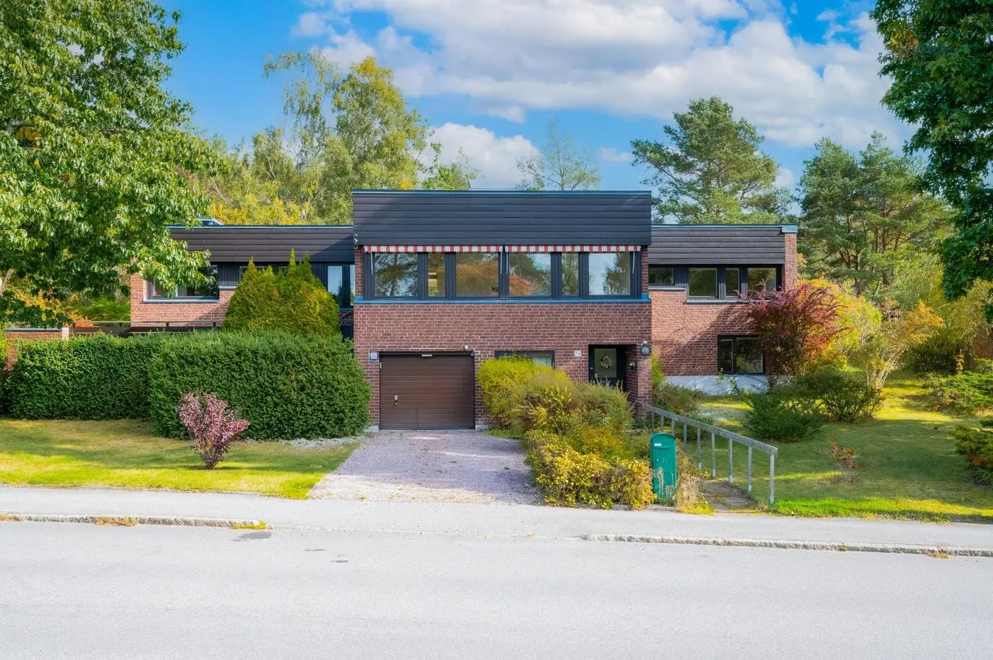 Bild 1 av 53 på Stenviksvägen 74