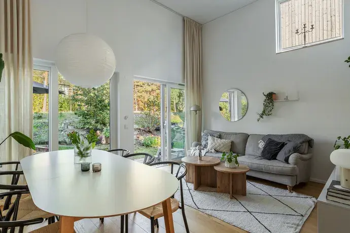 Par-/radhus, Tollarevägen 12A, Saltsjö-Boo. Bild 1 av 40