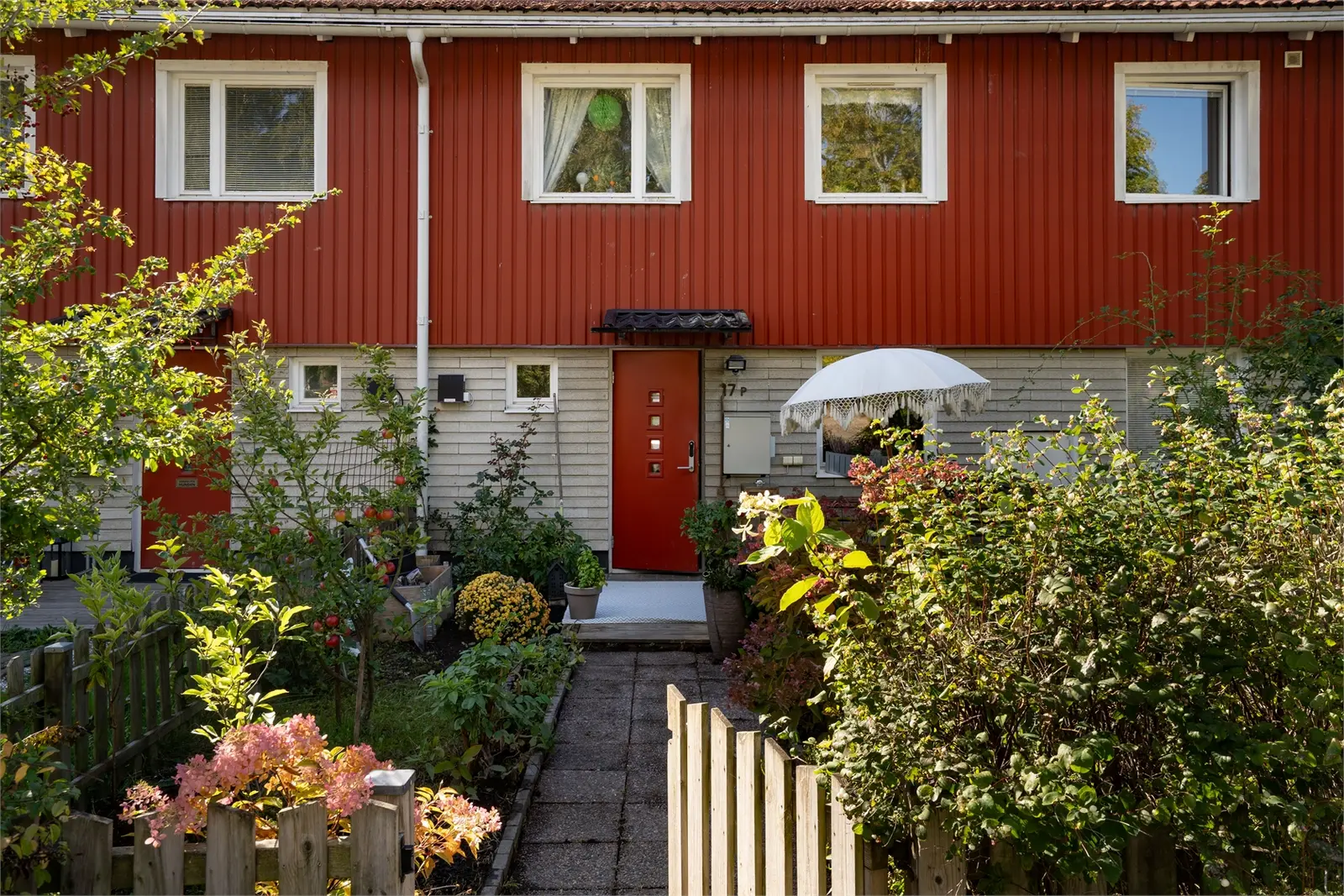Bild 1 av 25 på Bagarbyvägen 17 P