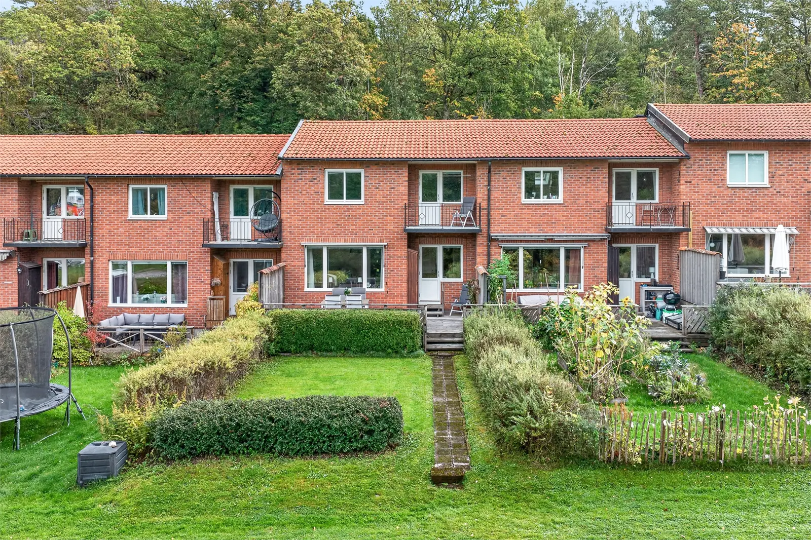 Bild 1 av 40 på Fjällvägen 84 A