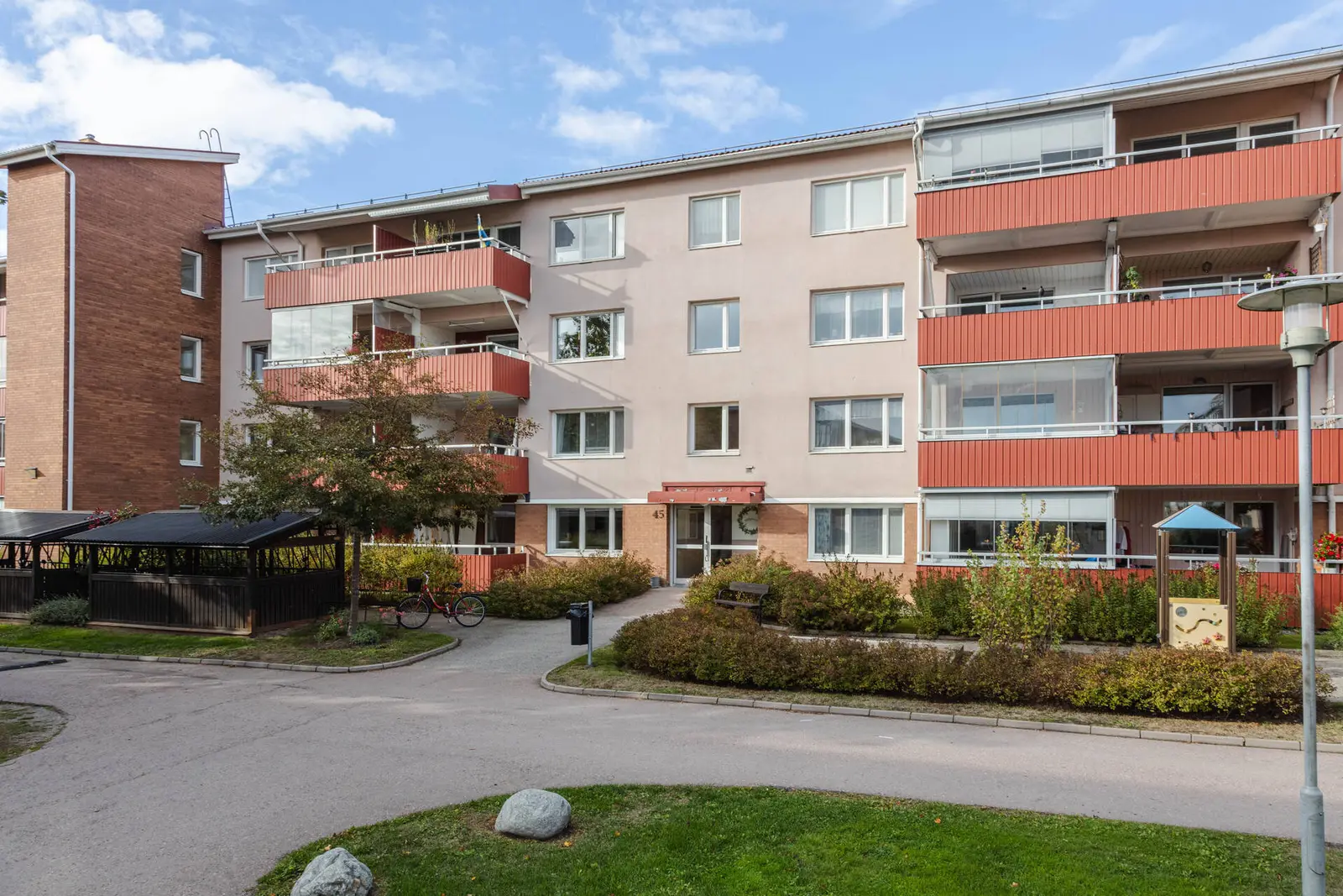 Bild 1 av 22 på Benvägen 45