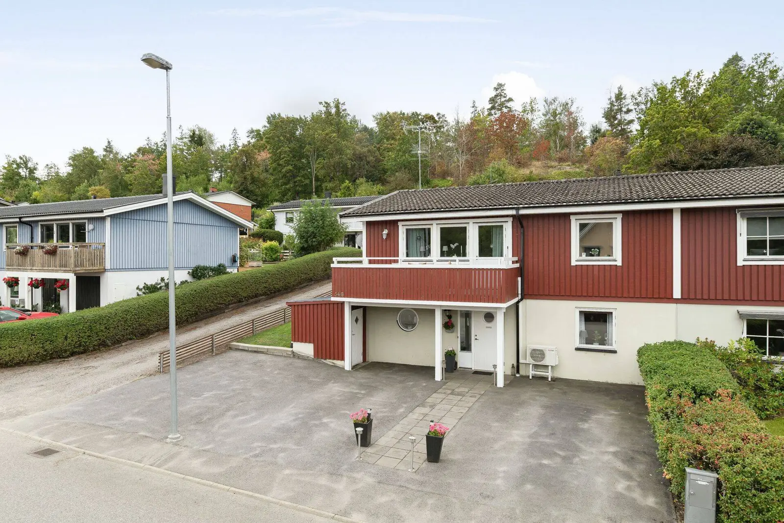 Bild 1 av 34 på Uvebergsvägen 54B