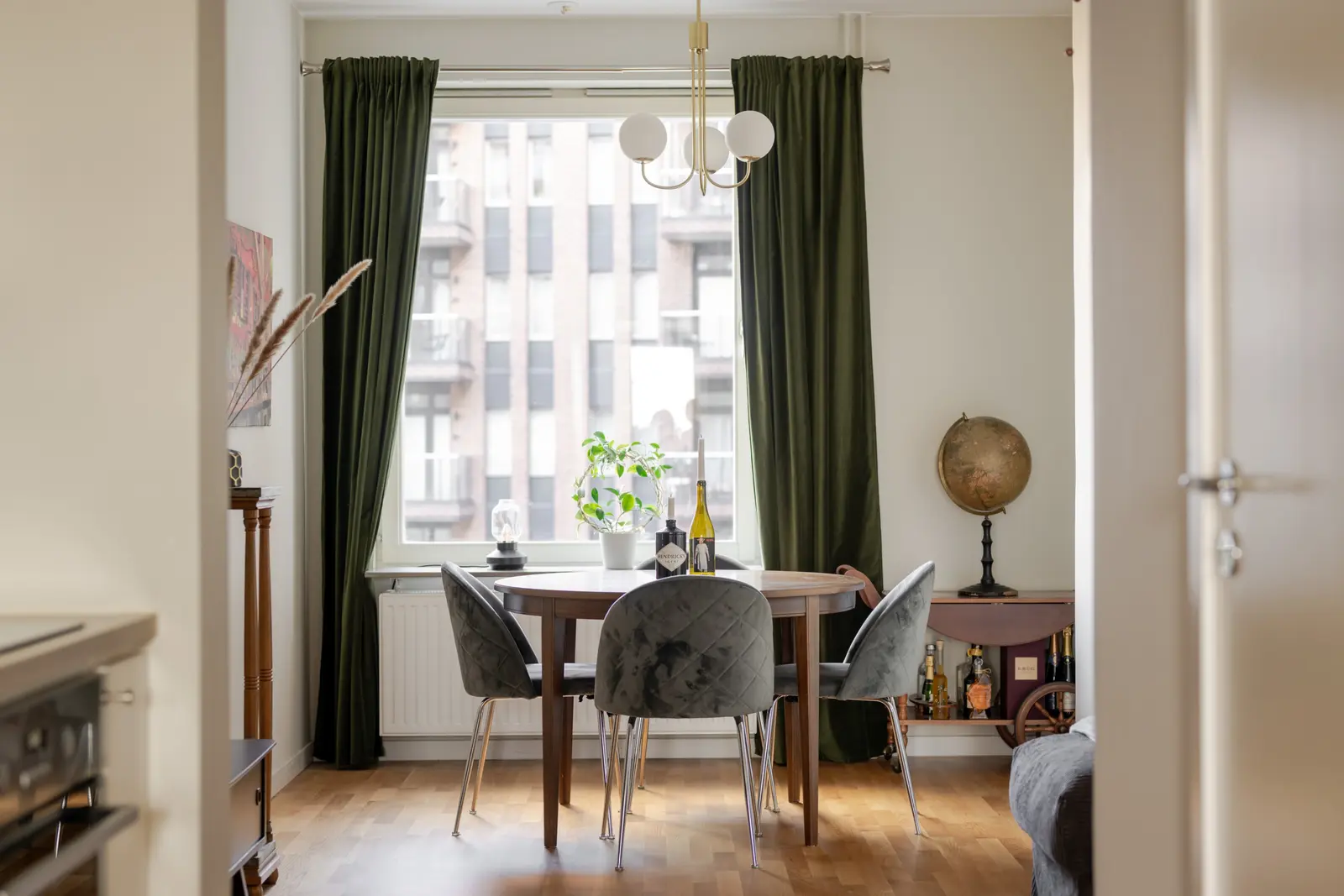 Apartment, Responsgatan 12, Stockholm. Photo 1 of 20