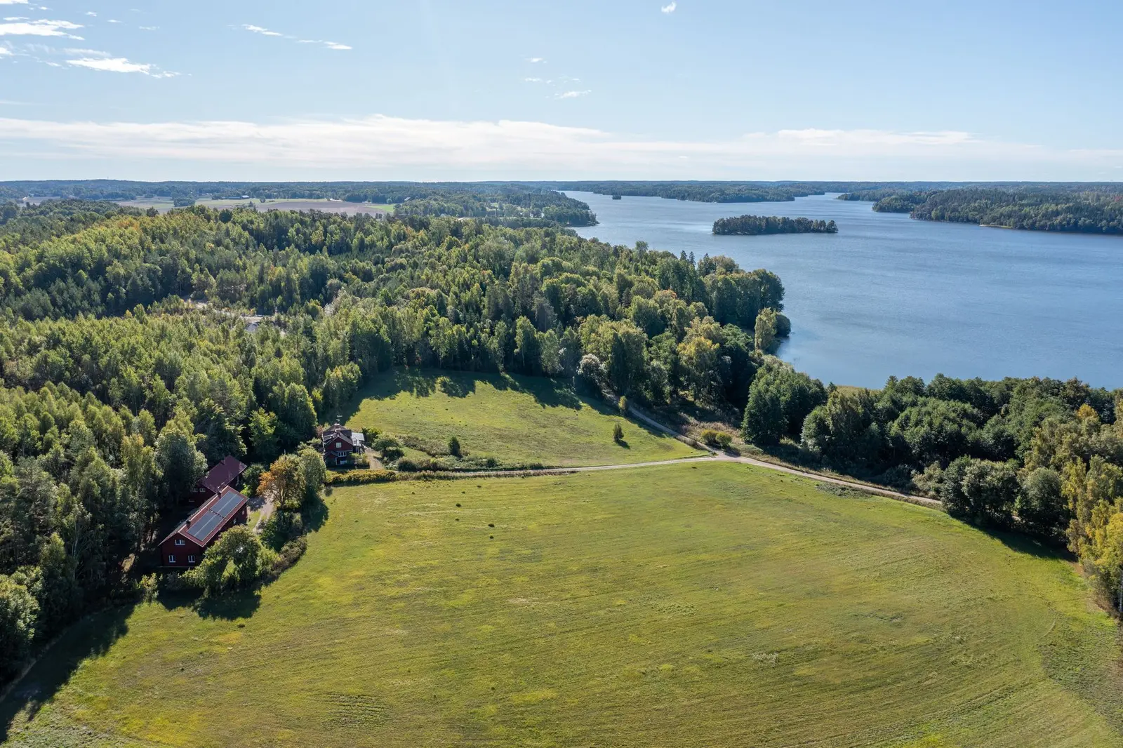 Bild 1 av 40 på Harry Martinsons väg 4