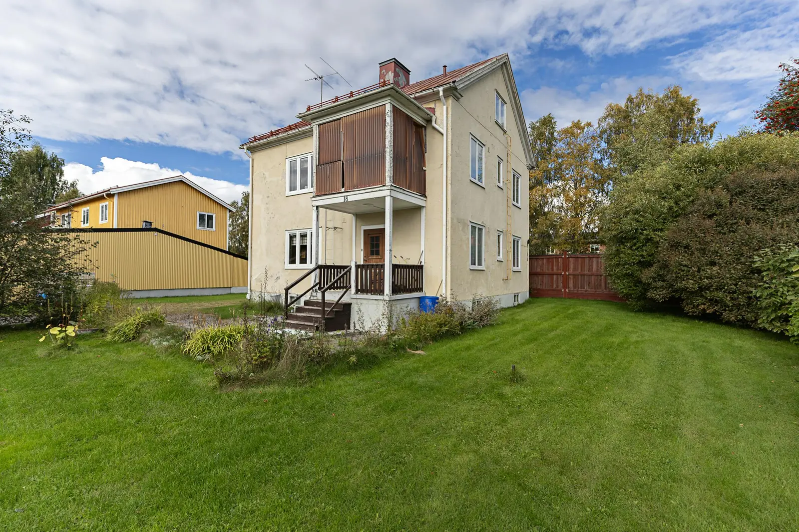 Bild 1 av 11 på Yxvägen 18