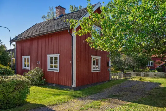 Image 1 of 16 of Nämnsbovägen