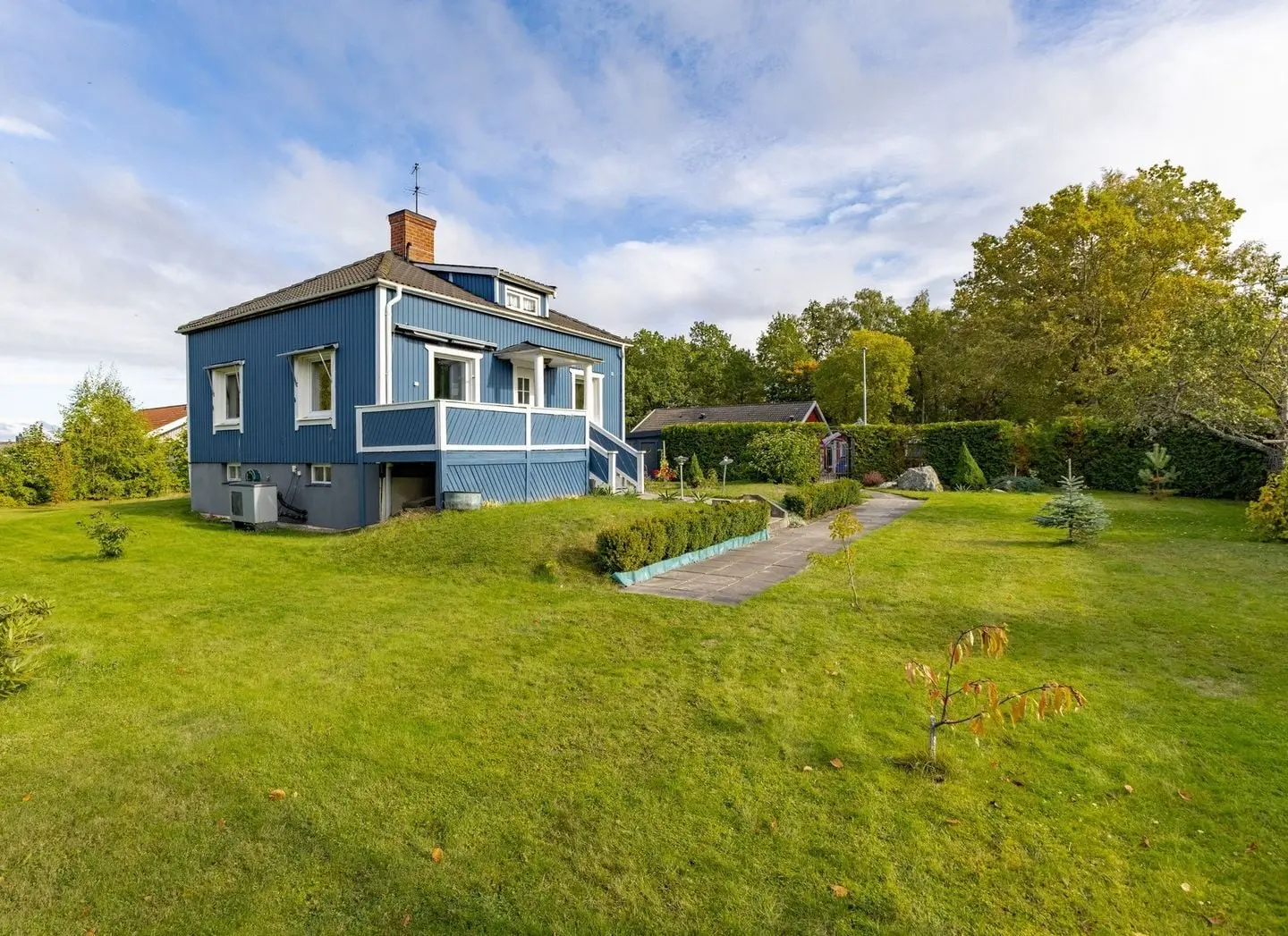 Villa, Östra Säbygatan 1, Kungsör. Bild 1 av 32