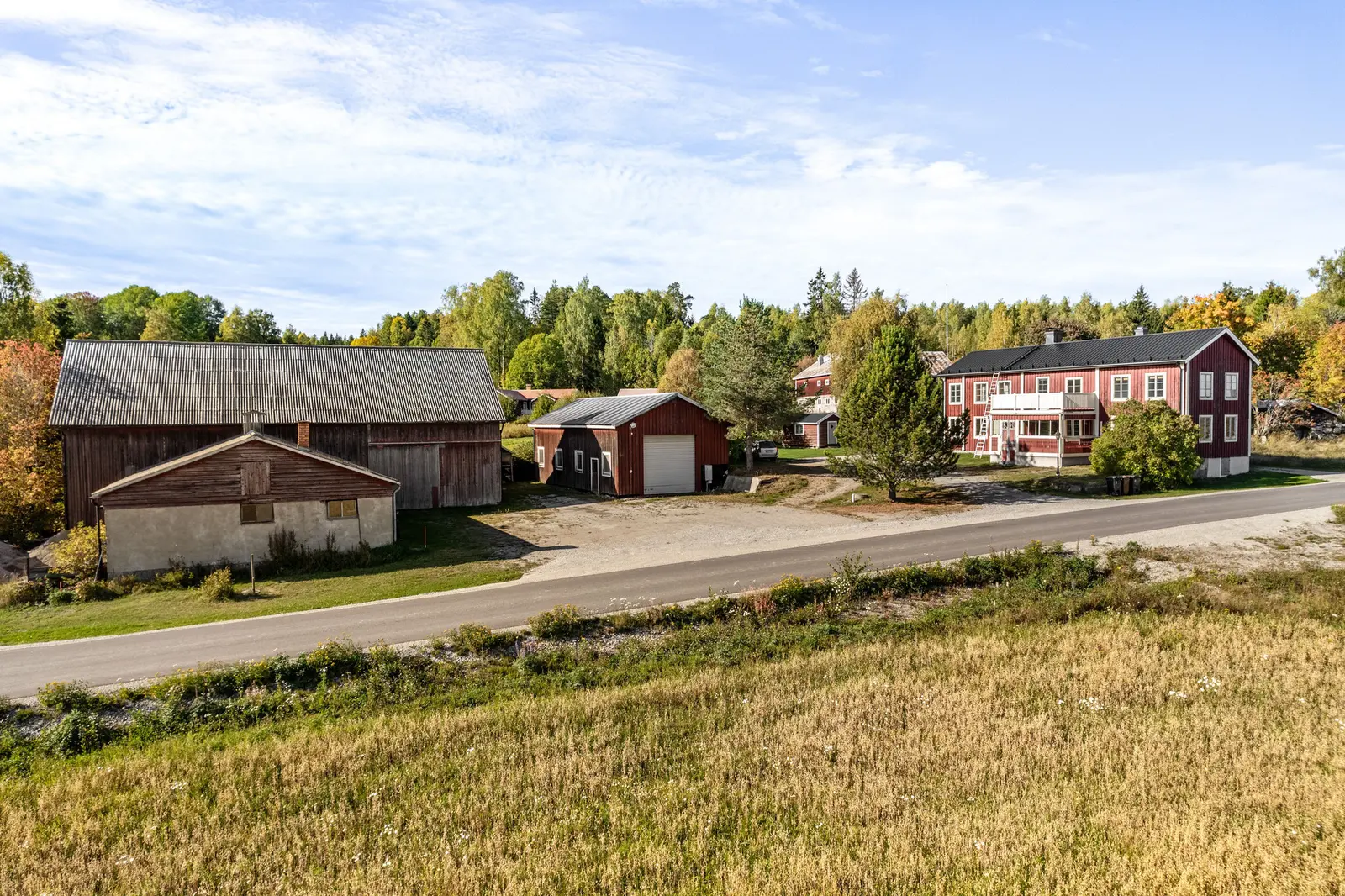 Gård, Hede-Finnflovägen 45, Hudiksvall. Bild 1 av 40