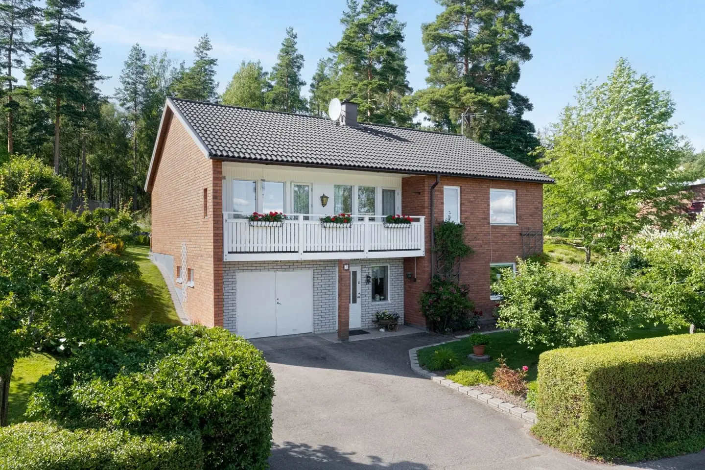 House, Jaktvägen 7, Karlskoga. Photo 1 of 49