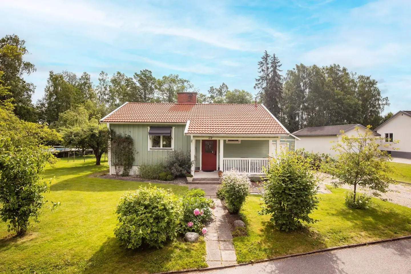 House, Björkbackavägen 25, Nora. Photo 1 of 13