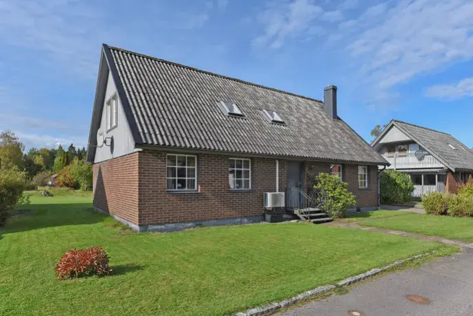 Villa, Karis änggatan 14, Björneborg. Bild 1 av 37