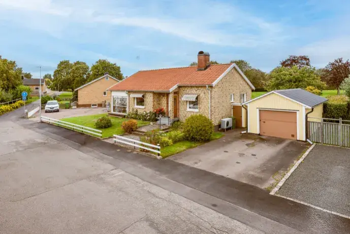 Villa, Papegojas väg 17, Tidaholm. Bild 1 av 28