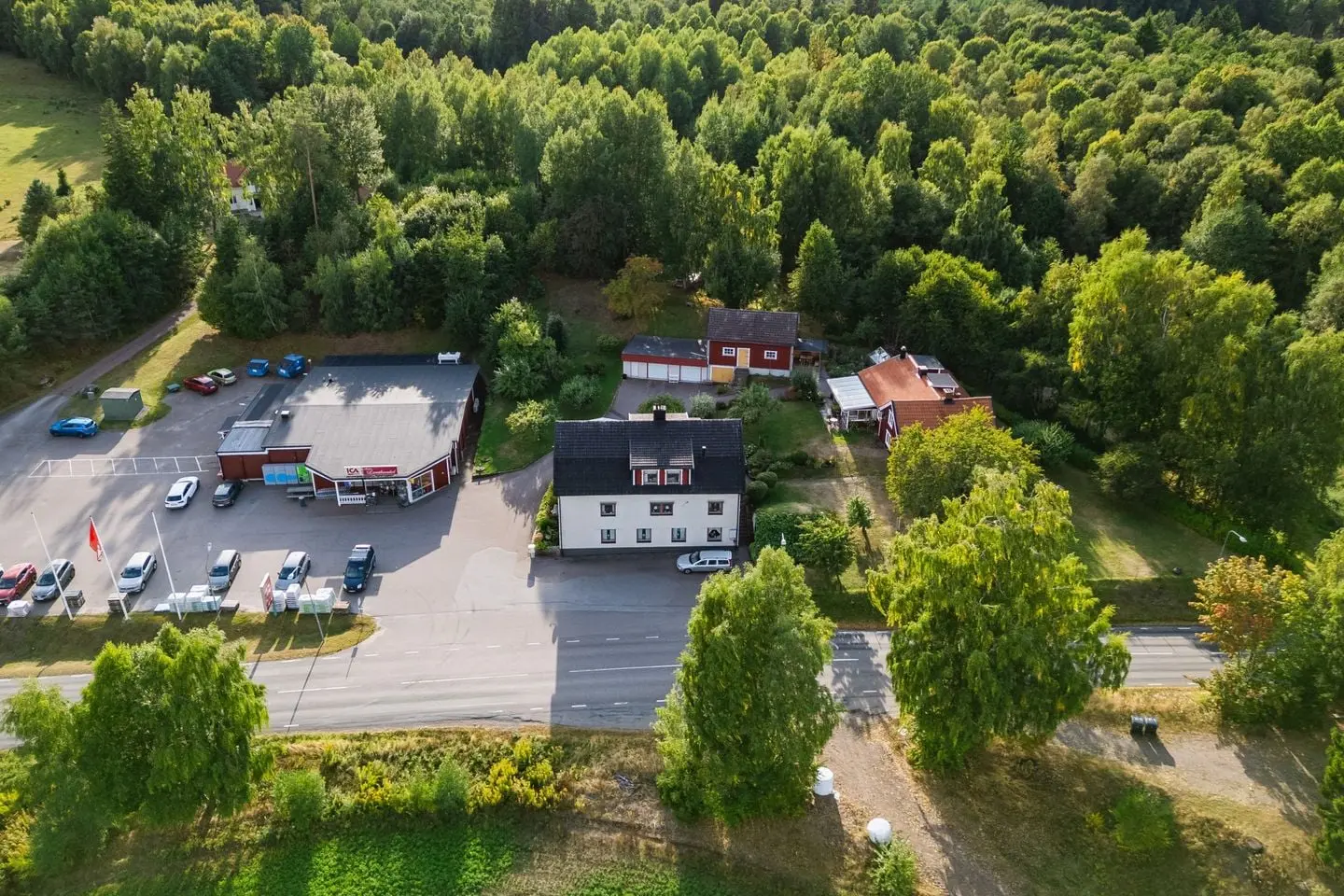 House, Nykyrka 159 & 161, Motala. Photo 1 of 71