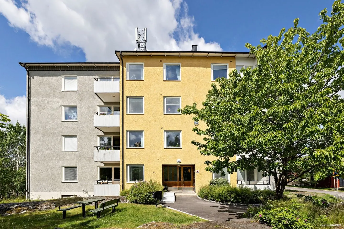 Apartment, Månstorpsvägen 30, Botkyrka. Photo 1 of 14
