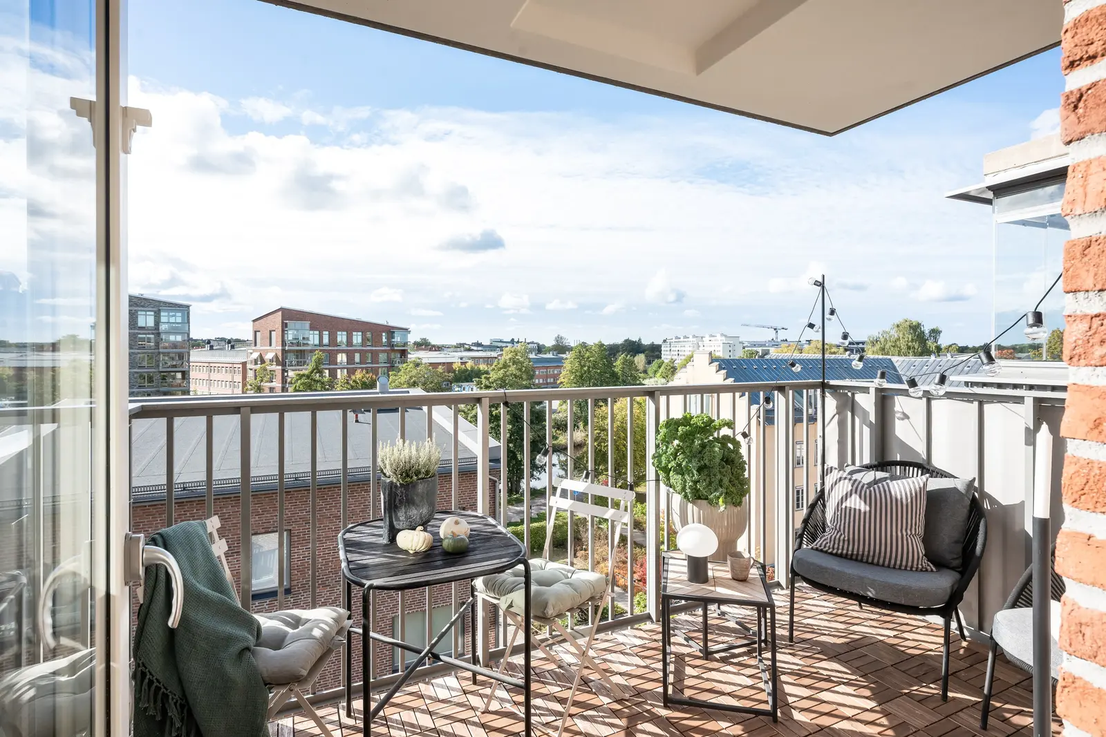Bild 1 av 40 på Svartbäcksgatan 42 B