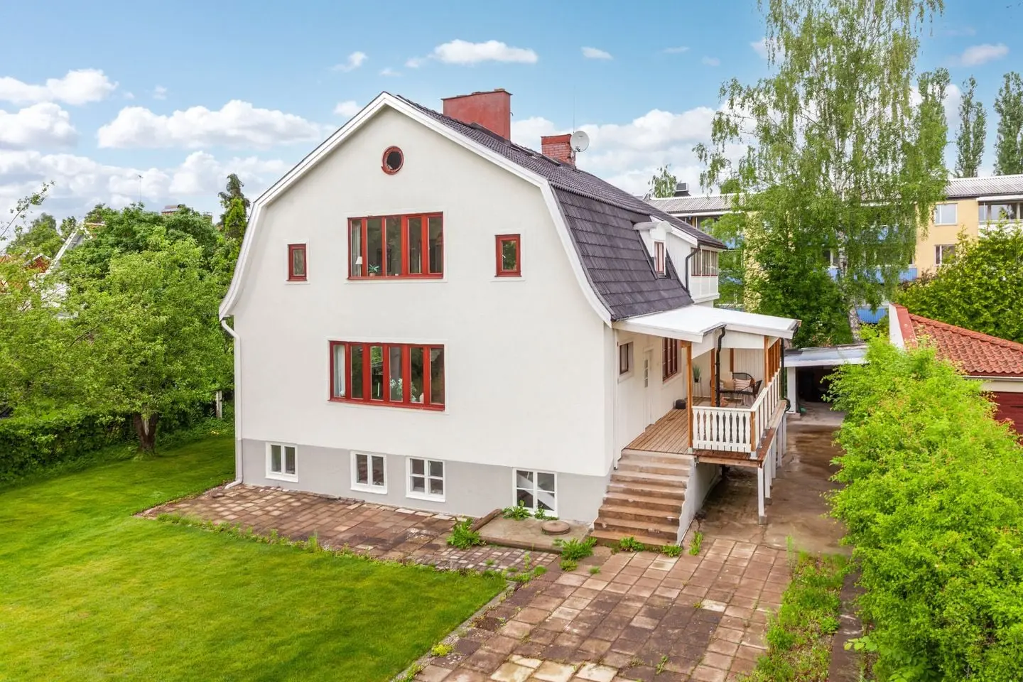 Bild 1 av 56 på Bondegatan 11