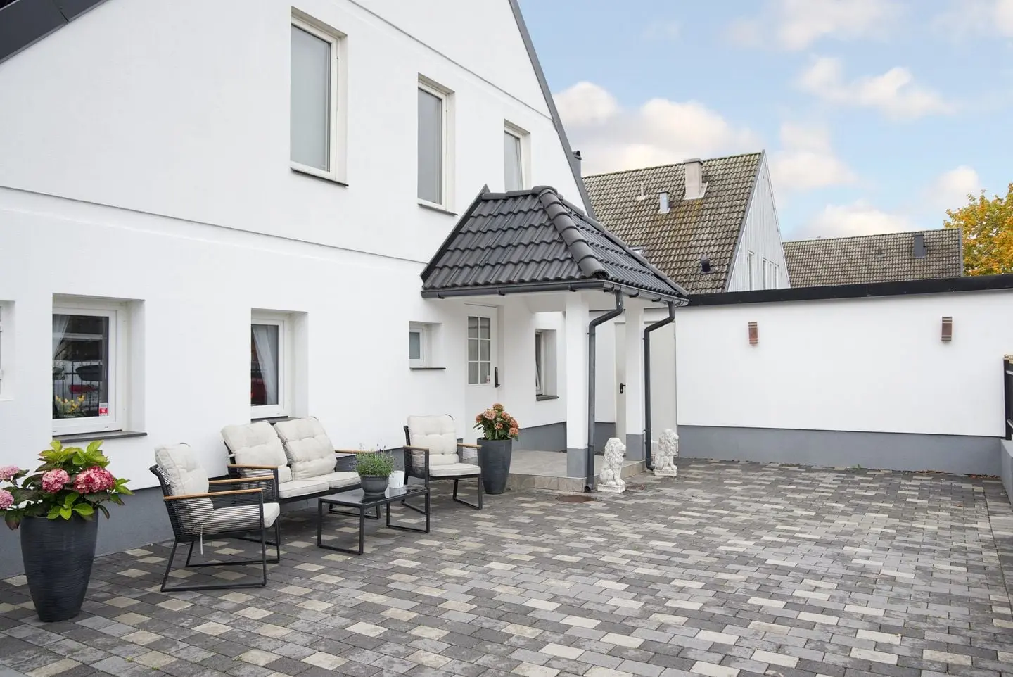Villa, Odlarevägen 20, Kävlinge. Bild 1 av 39