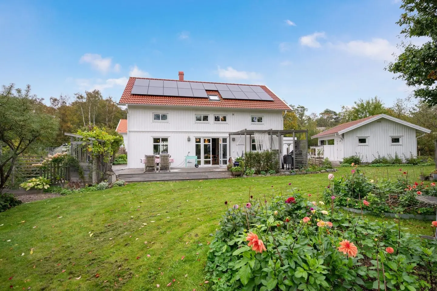 Villa, Ringduvevägen 11, Tanum. Bild 1 av 42