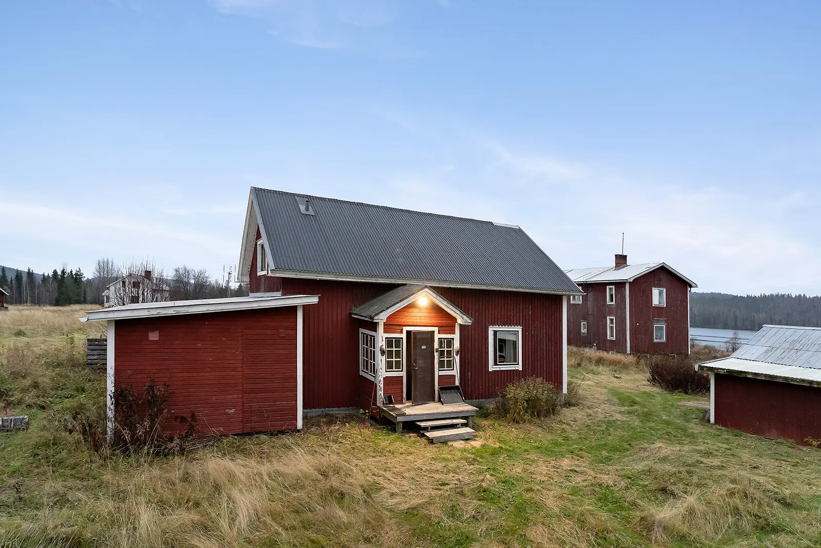 Image 1 of 15 of Ylinenjärvi 39