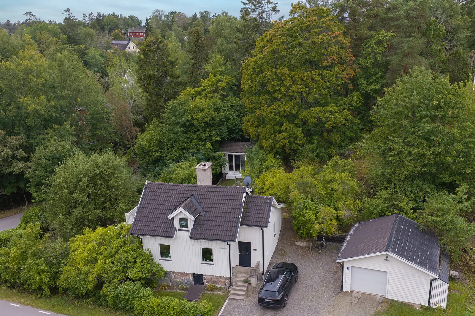 House, Rosenhillsvägen 1A, Huddinge. Photo 1 of 40