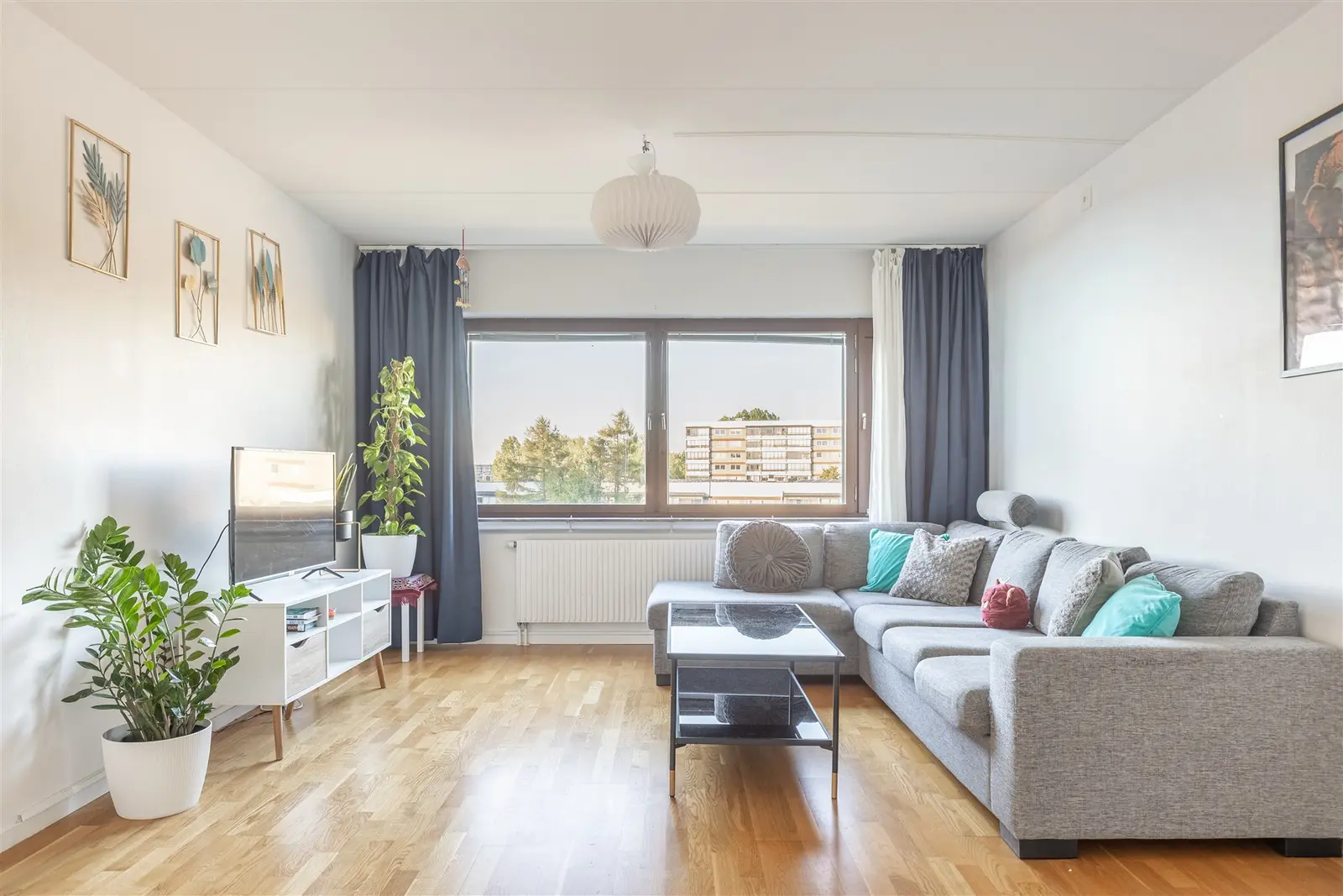 Bild 1 av 23 på Regissörgatan 3