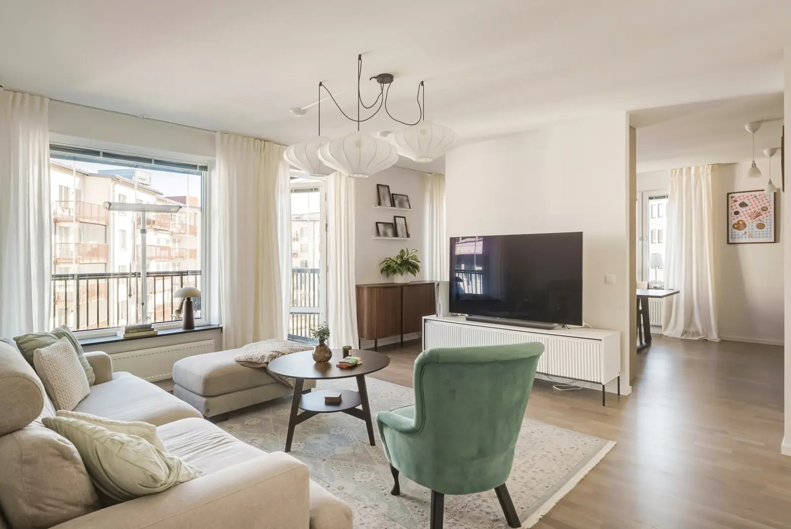 Apartment, Oskarslundsbacken 37, 4 tr!, Stockholm. Photo 1 of 40