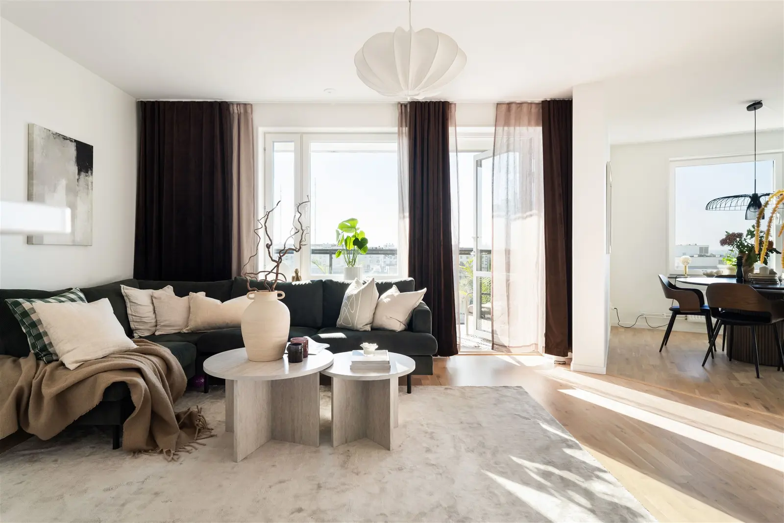 Lägenhet, Tvåtaktsvägen 8, Stockholm. Bild 1 av 40