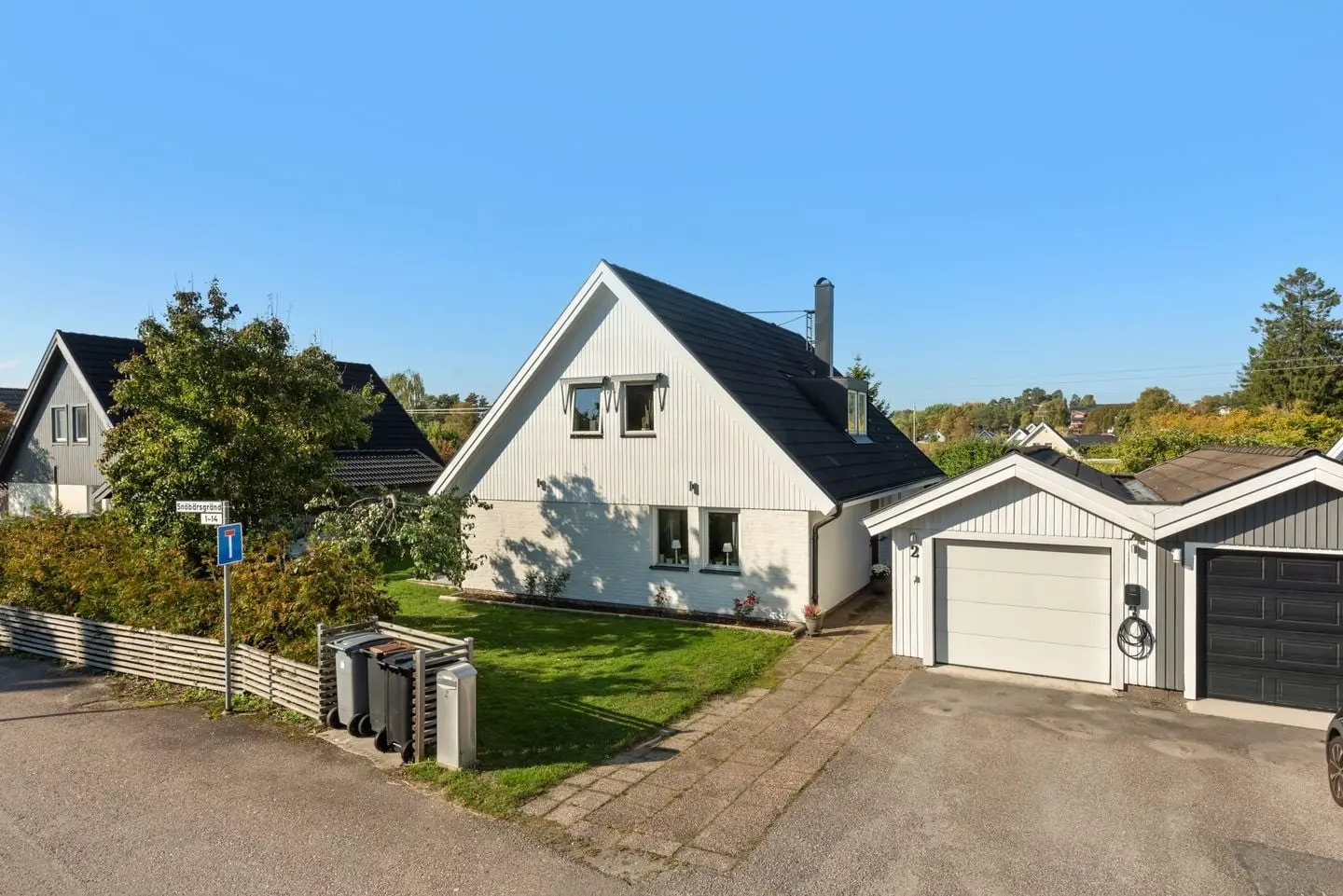 Bild 1 av 44 på Snöbärsgränd 2