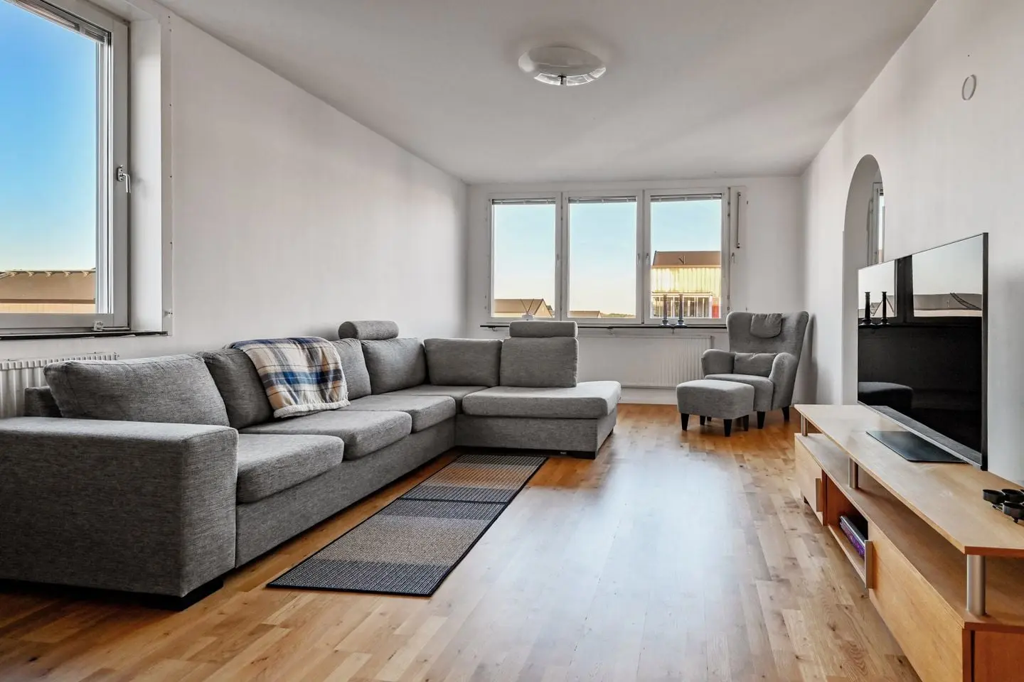 Lägenhet, Stallgatan 15 B, Upplands Väsby. Bild 1 av 20