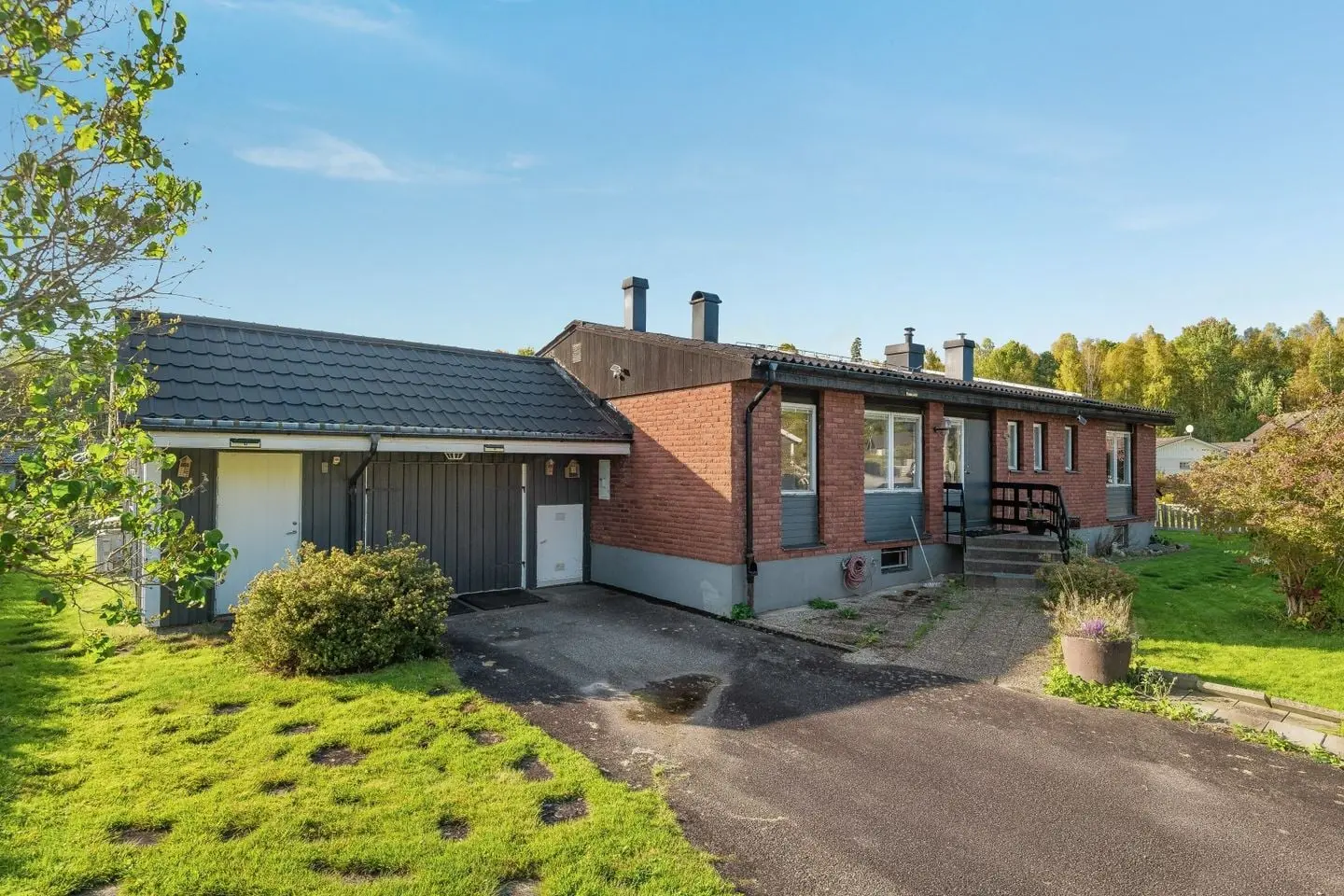 Bild 1 av 26 på Vallmovägen 3