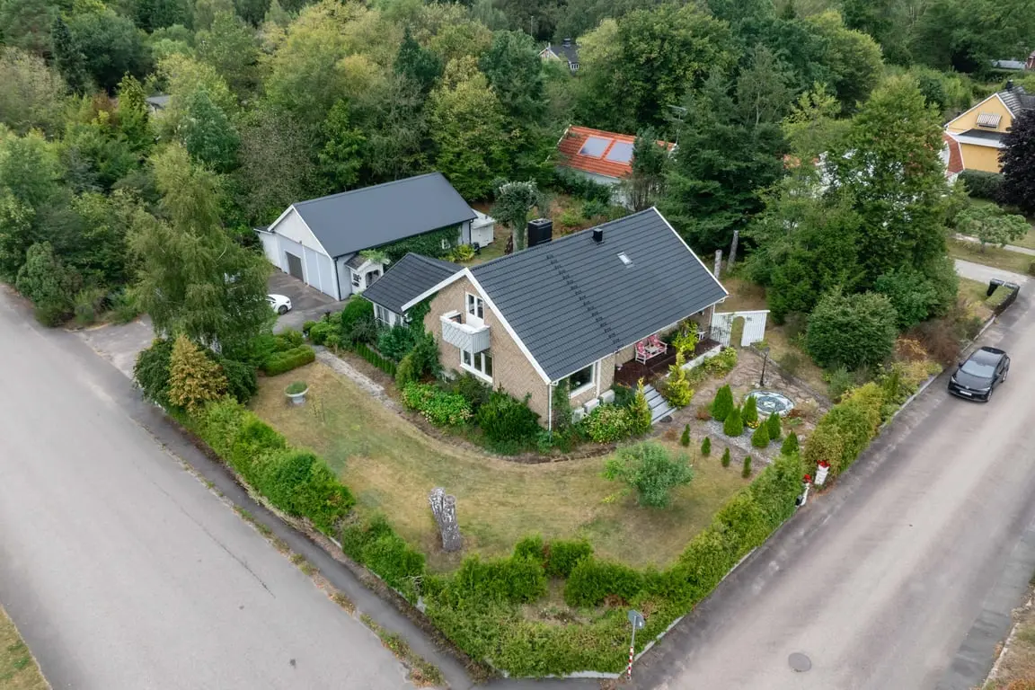 Image 1 of 40 of Prästtorpsvägen 21