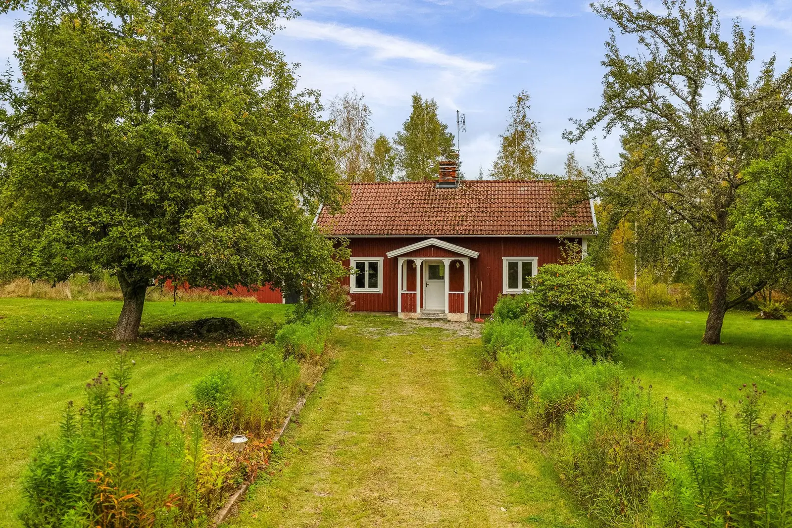 Gård, Bäcken Hagen 2, Töreboda. Bild 1 av 40