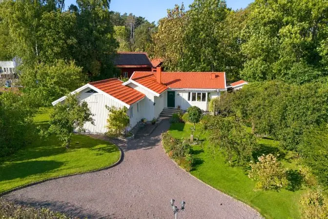 Bild 1 av 38 på Tennvägen 27