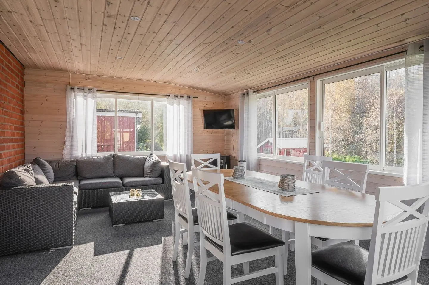 Villa, Förskolegatan 10, Örnsköldsvik. Bild 1 av 28