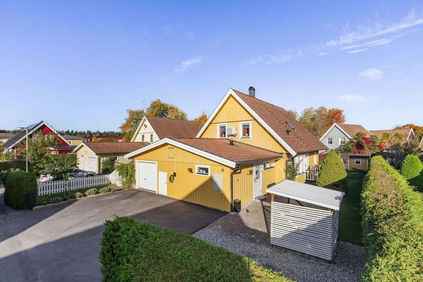 Bild 1 av 33 på Strömkarlsvägen 6