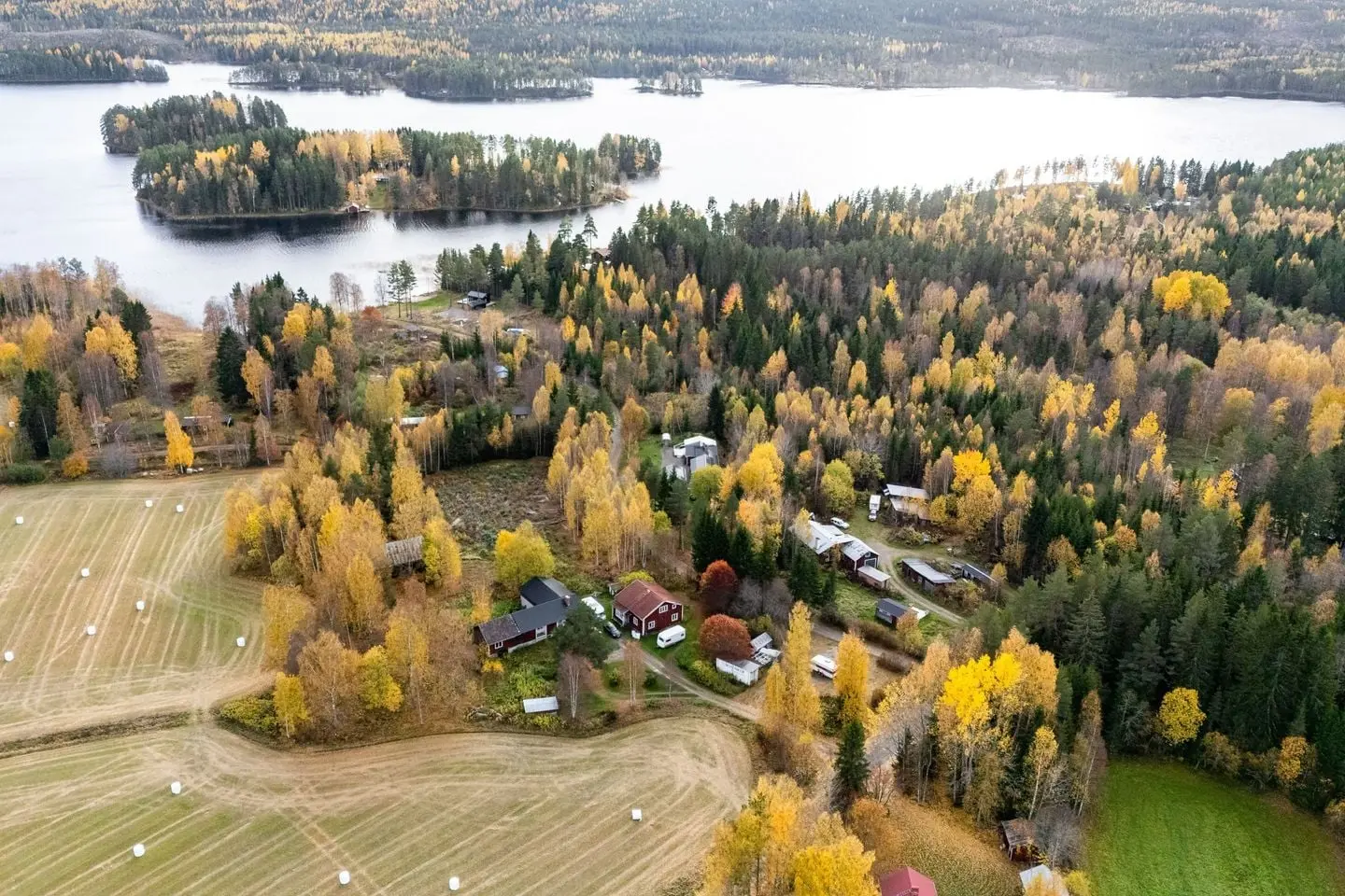 Bild 1 av 15 på Västra Gryttjesbo 84