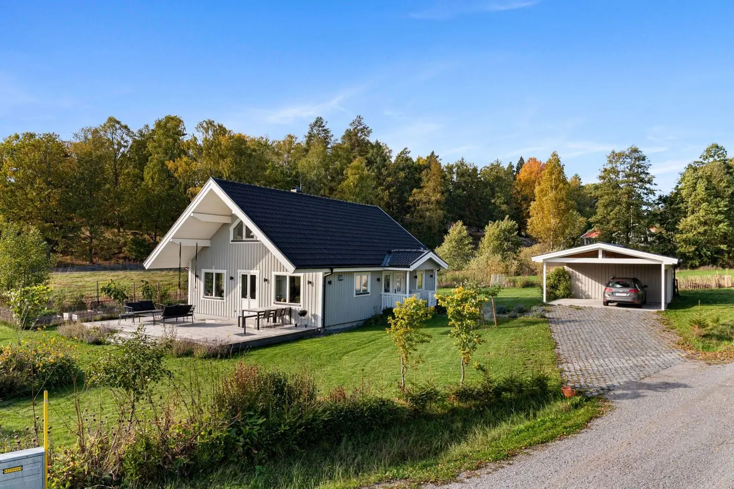 Bild 1 av 29 på Närtunavägen 252A