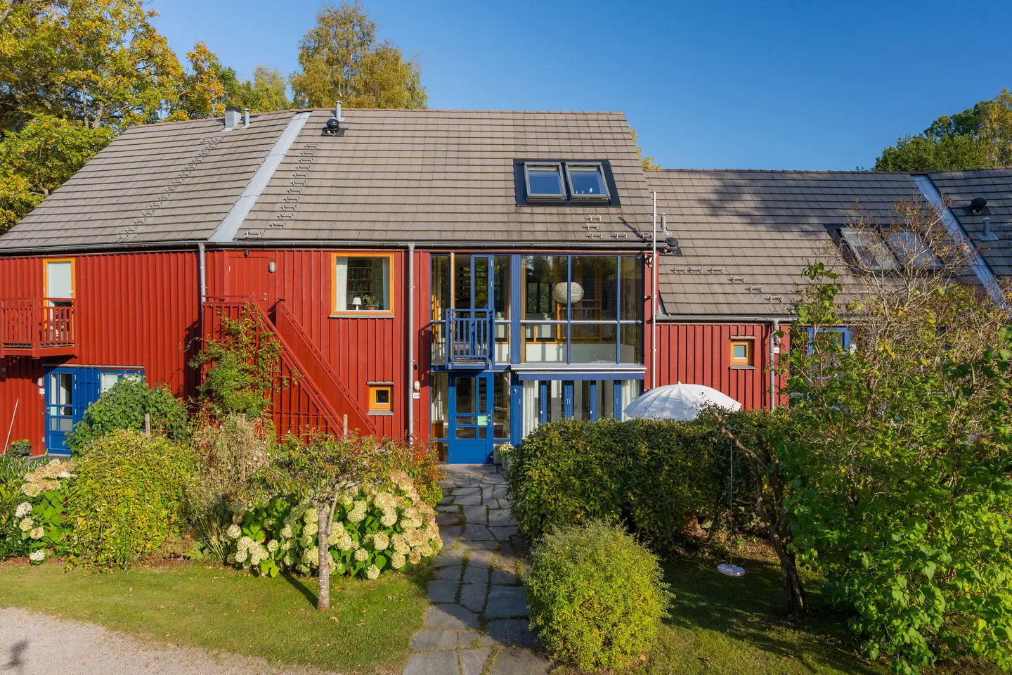 Image 1 of 40 of Hestra Ringväg 22 B