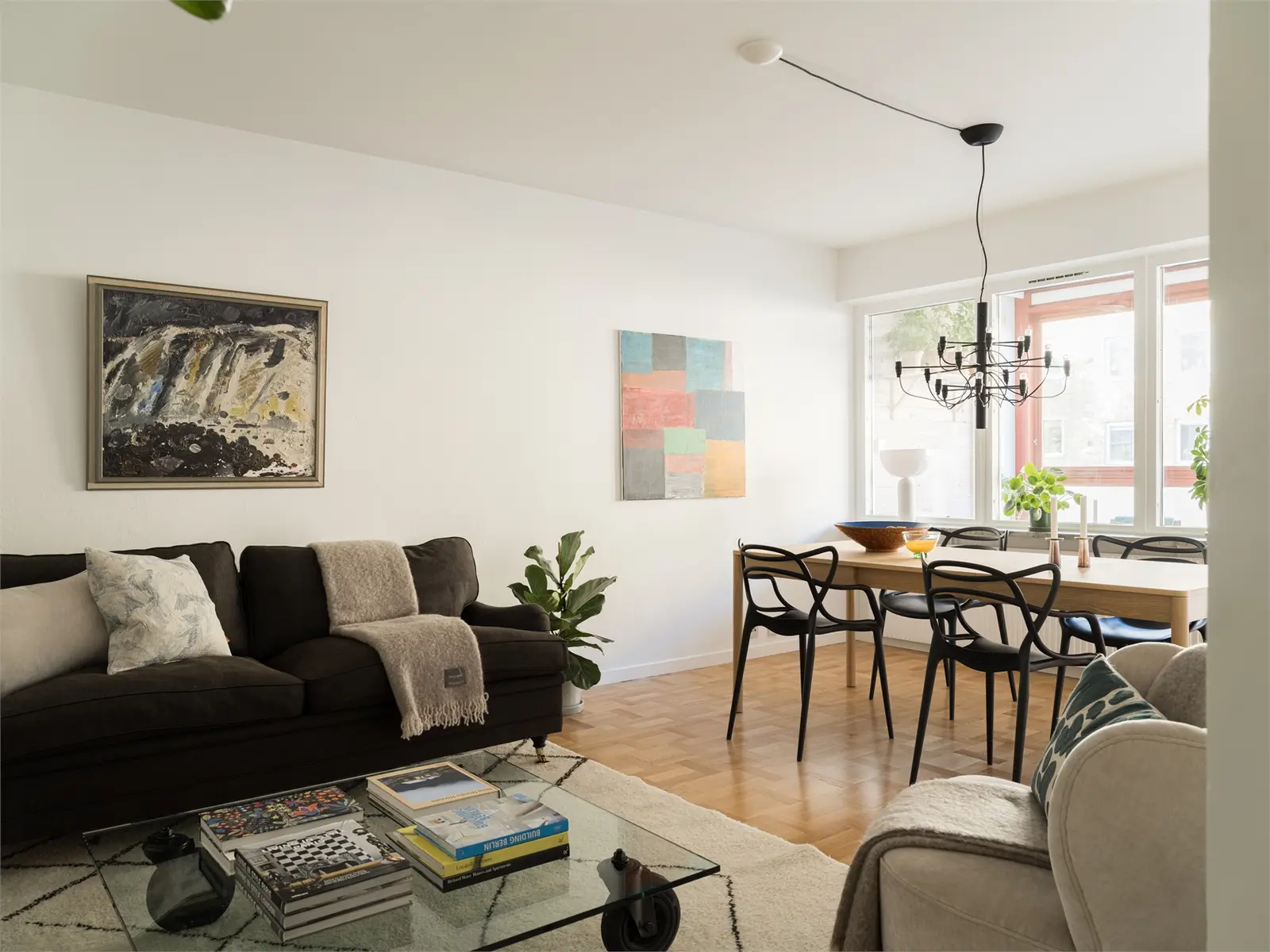 Apartment, Östra Farmvägen 44A. Photo 1 of 19