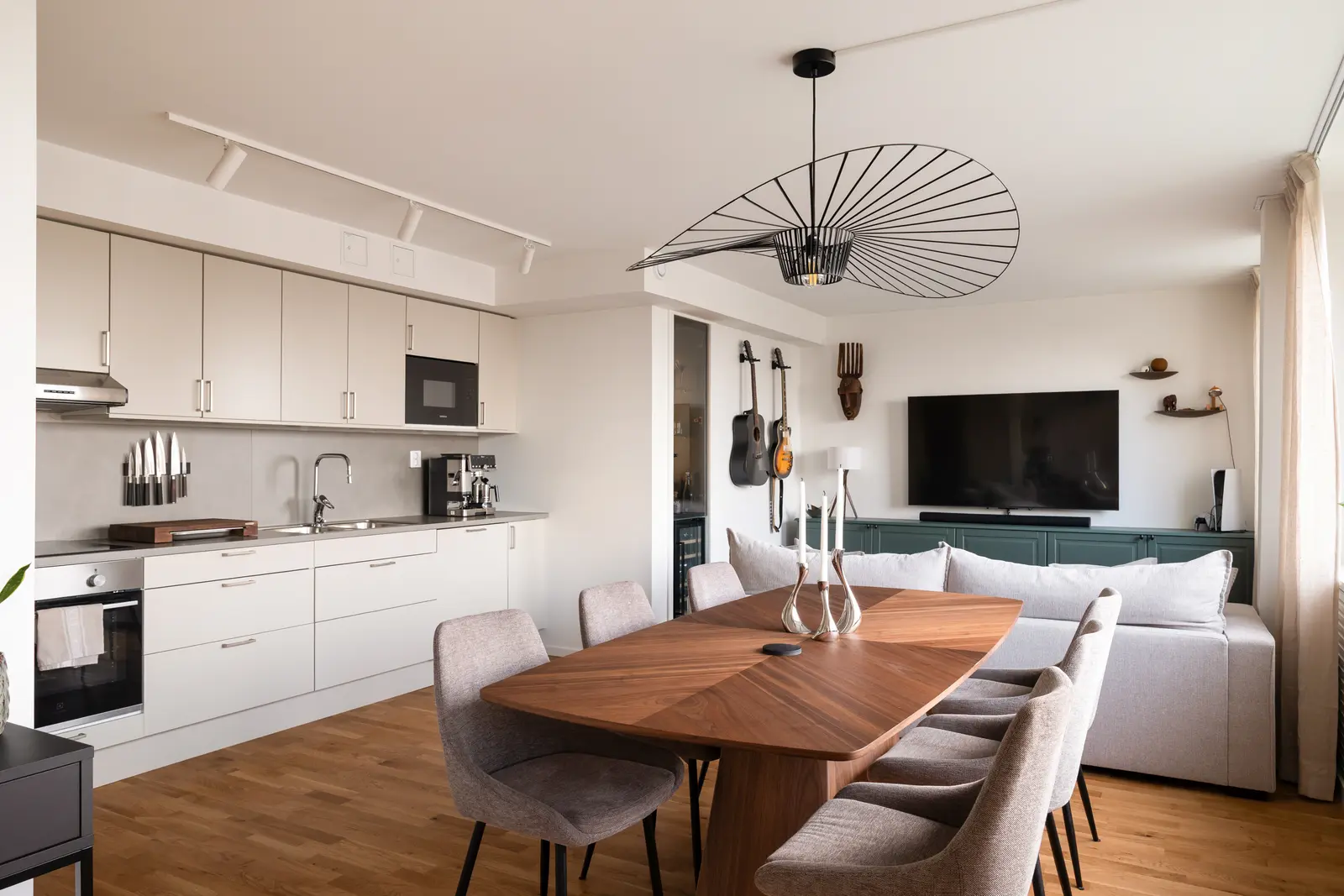 Lägenhet, Nybohovsgränd 24, Stockholm. Bild 1 av 28