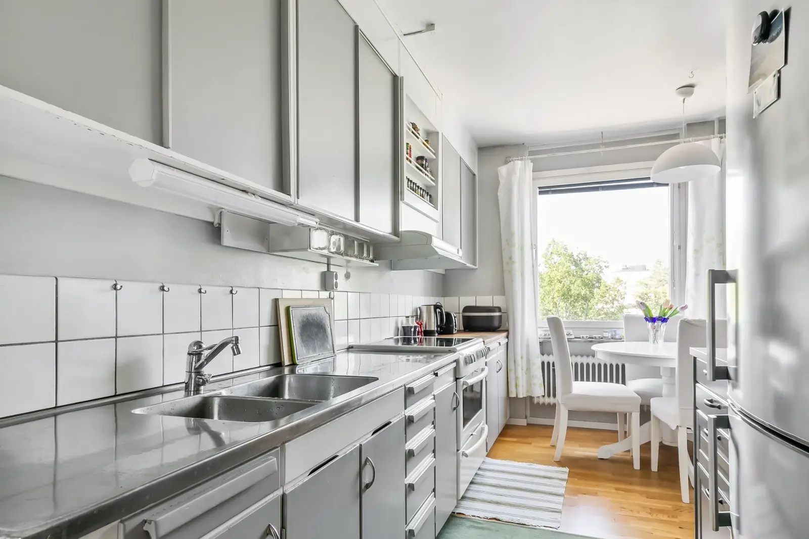 Lägenhet, Ekshäradsgatan 89, Stockholm. Bild 1 av 29