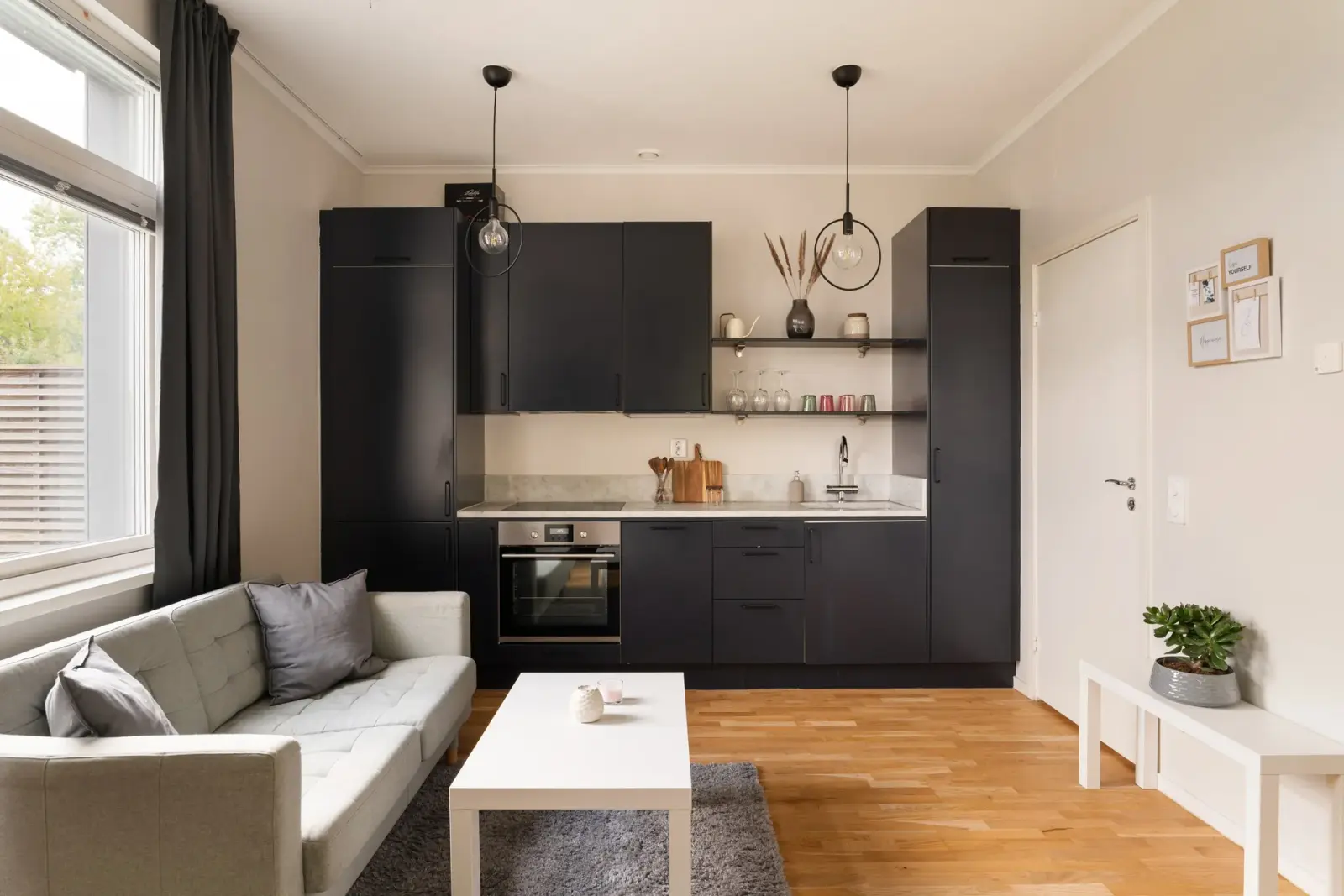 Lägenhet, Sörgårdsvägen 32C, Stockholm. Bild 1 av 22