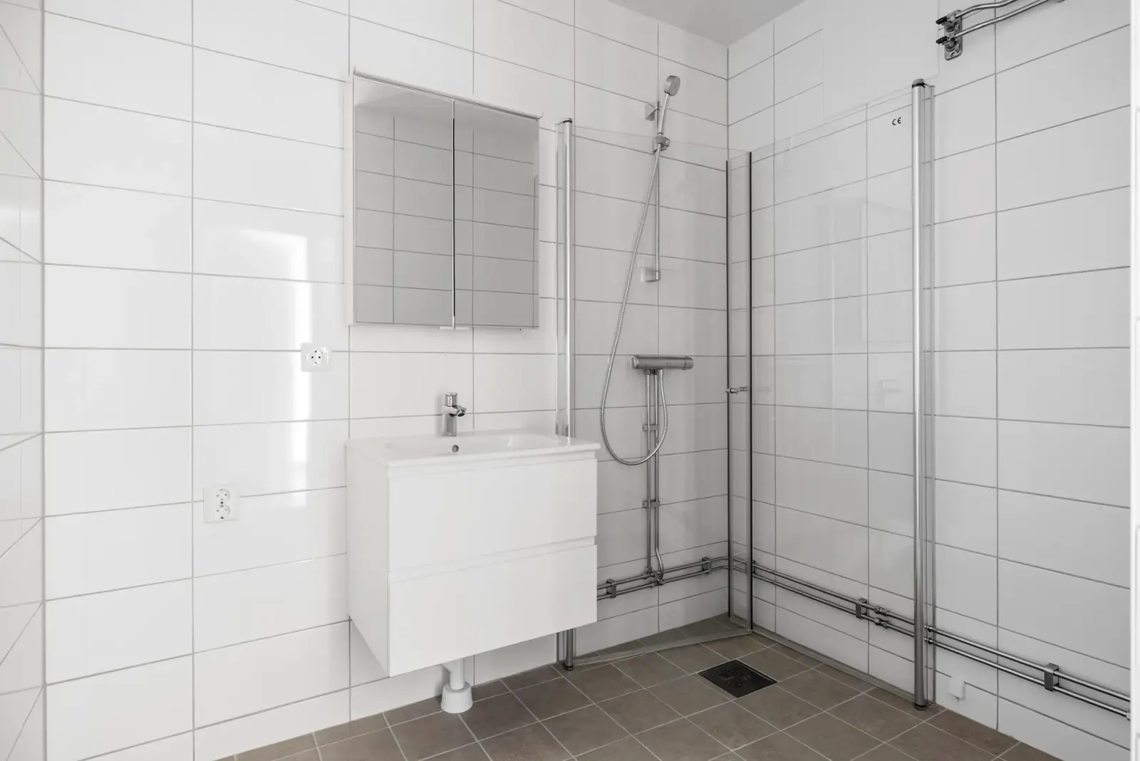 Lägenhet, Äspholmsvägen 47, Stockholm. Bild 1 av 39
