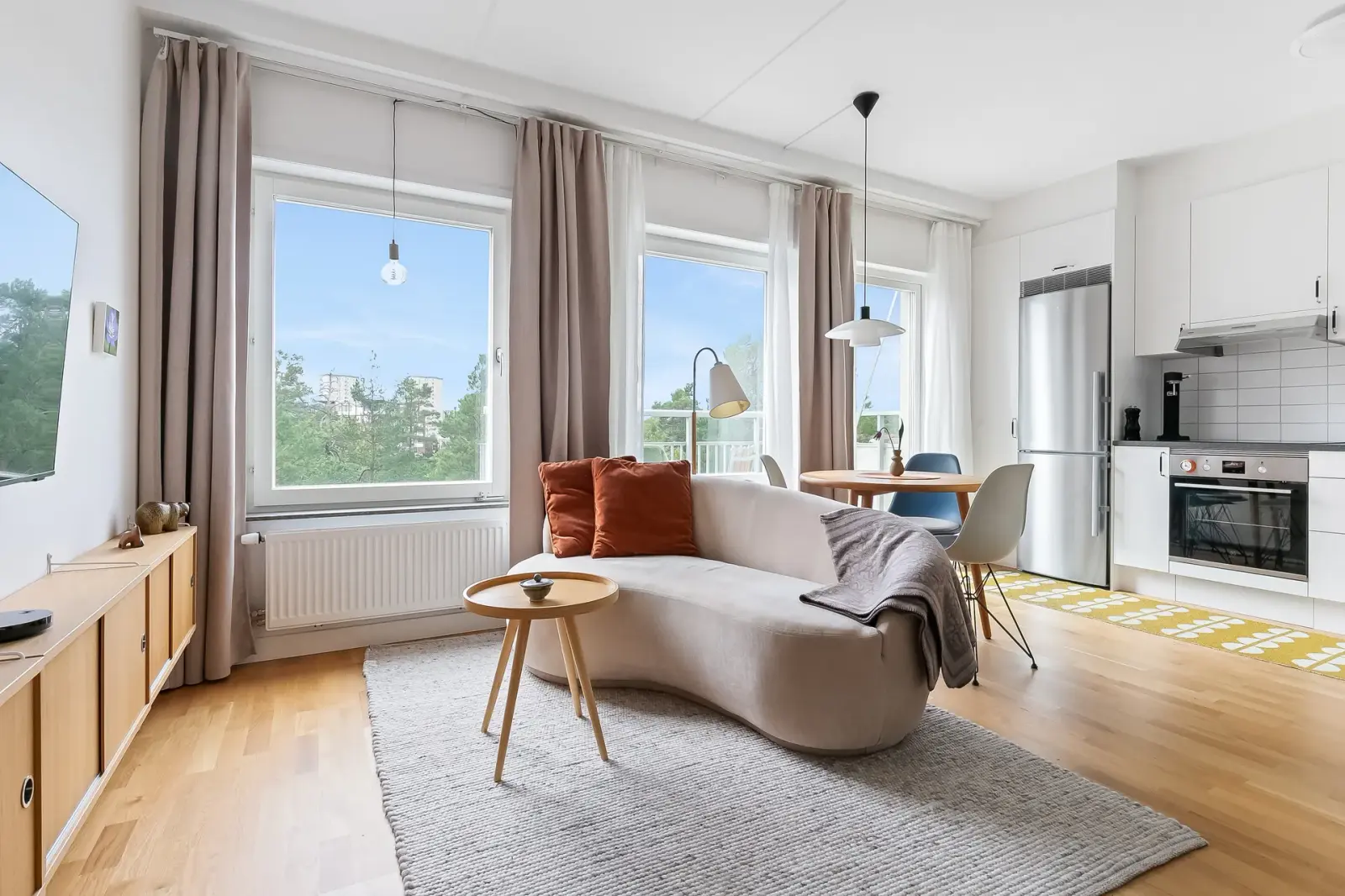 Apartment, Hammarögatan 11, Stockholm. Photo 1 of 25