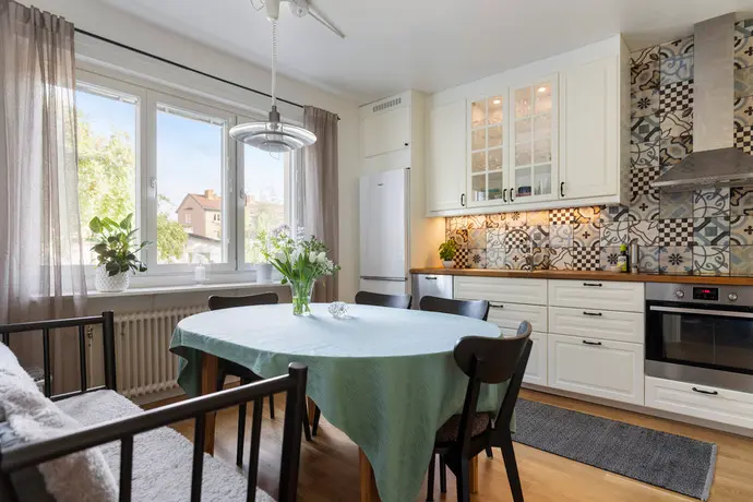 Lägenhet, Siljansvägen 71, 1 tr, Stockholm. Bild 1 av 30