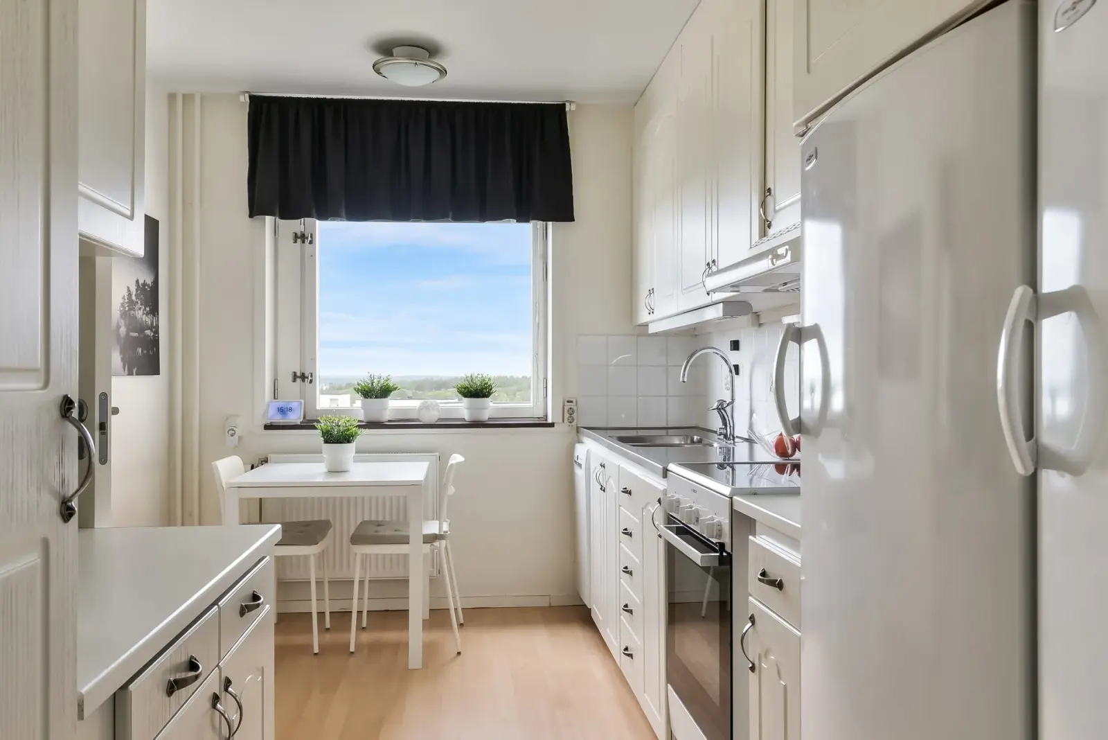 Lägenhet, Farstavägen 91, Stockholm. Bild 1 av 40