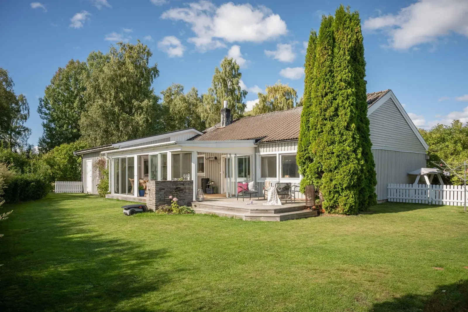 Villa, Innersvängen 36, Karlstad. Bild 1 av 40
