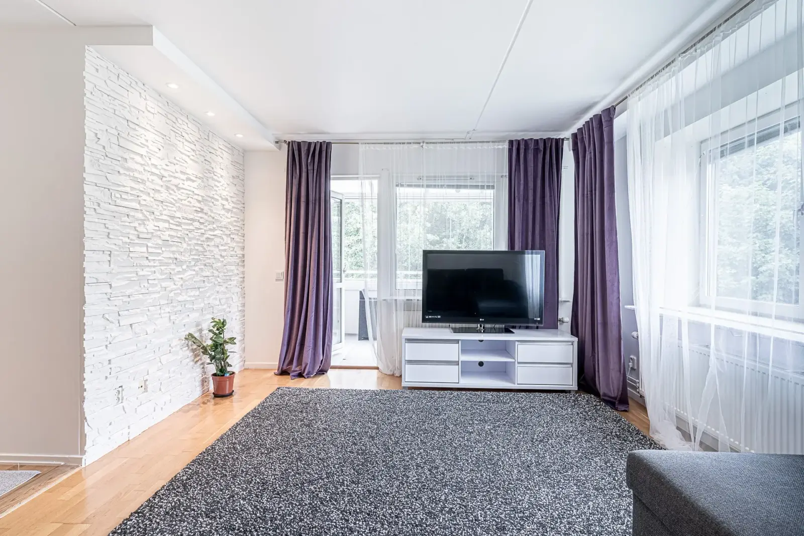 Lägenhet, Mangårdsvägen 31, Huddinge. Bild 1 av 25