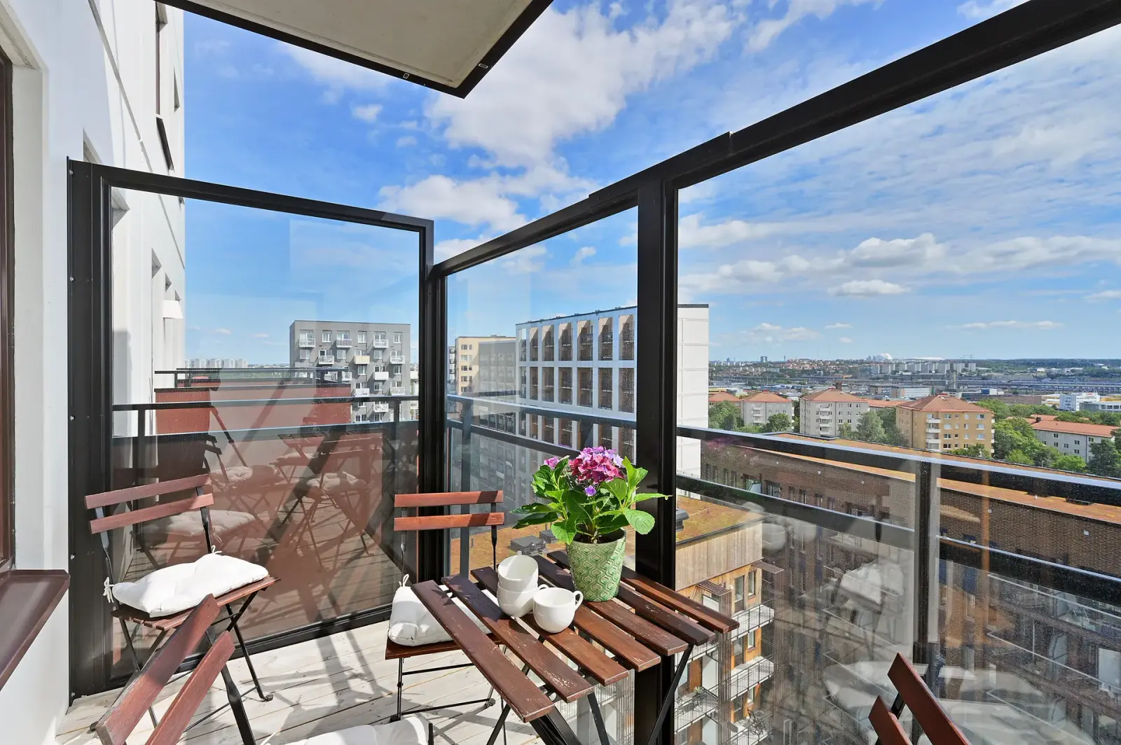 Lägenhet, Responsgatan 36, Stockholm. Bild 1 av 19