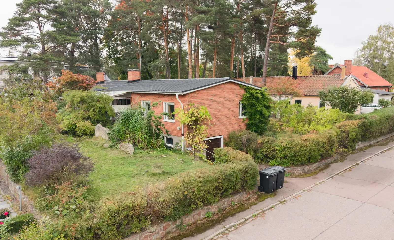 Villa, Grönstensvägen 11, Uppsala. Bild 1 av 40